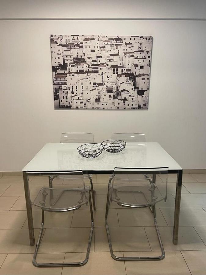 Amazing 2-Bedroom Apartment With Pool!! Lemesós Eksteriør bilde