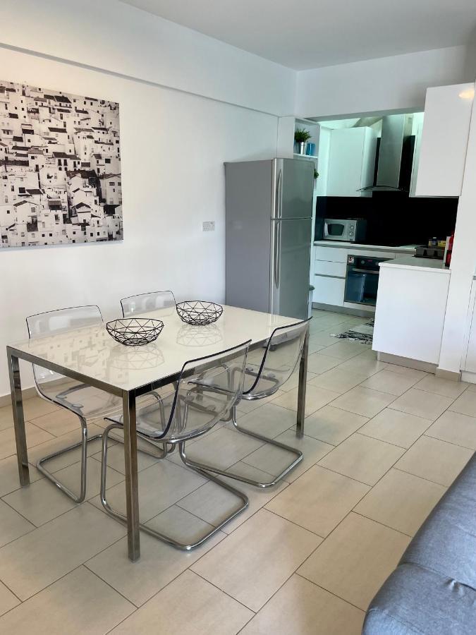 Amazing 2-Bedroom Apartment With Pool!! Lemesós Eksteriør bilde