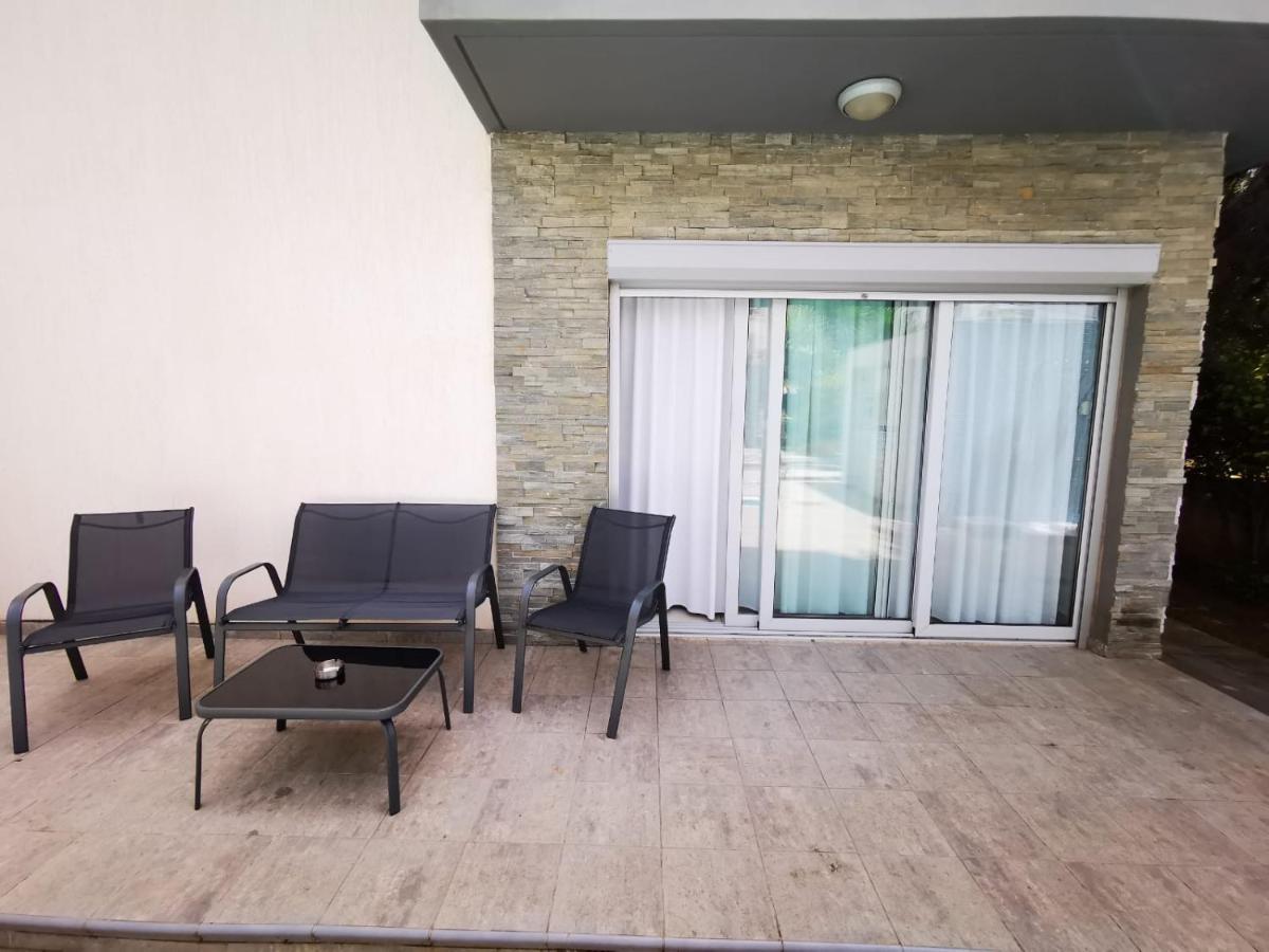 Amazing 2-Bedroom Apartment With Pool!! Lemesós Eksteriør bilde