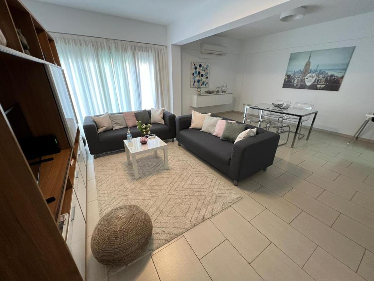Amazing 2-Bedroom Apartment With Pool!! Lemesós Eksteriør bilde